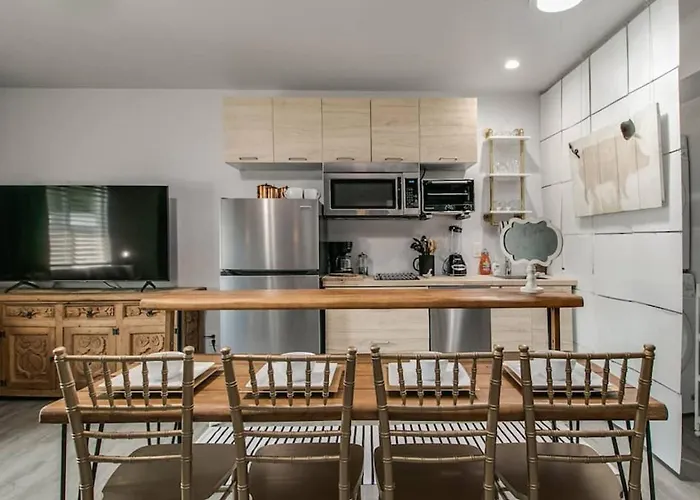 Holiday home Stylish Mid Town Phoenix 1 Bdrm *