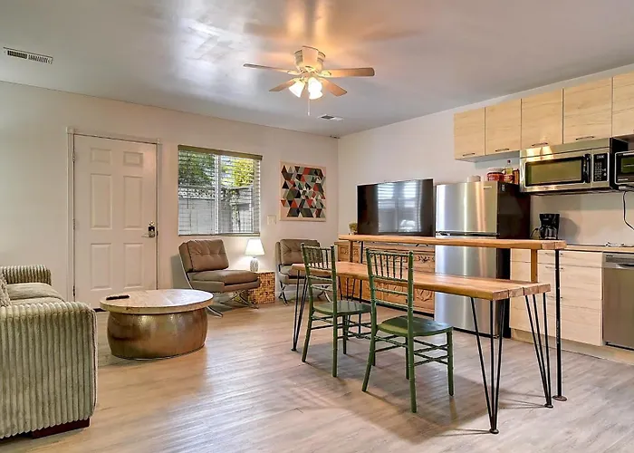 Stylish Mid Town Phoenix 1 Bdrm Holiday home *